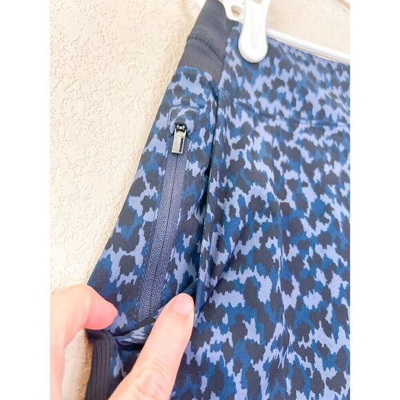 Athleta Brooklyn Printed Short Size 4 - Picture 5 of 8